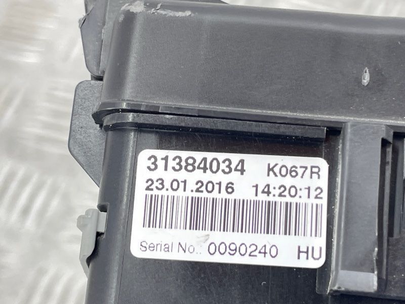 Блок запобіжників 31384034 Volvo XC90