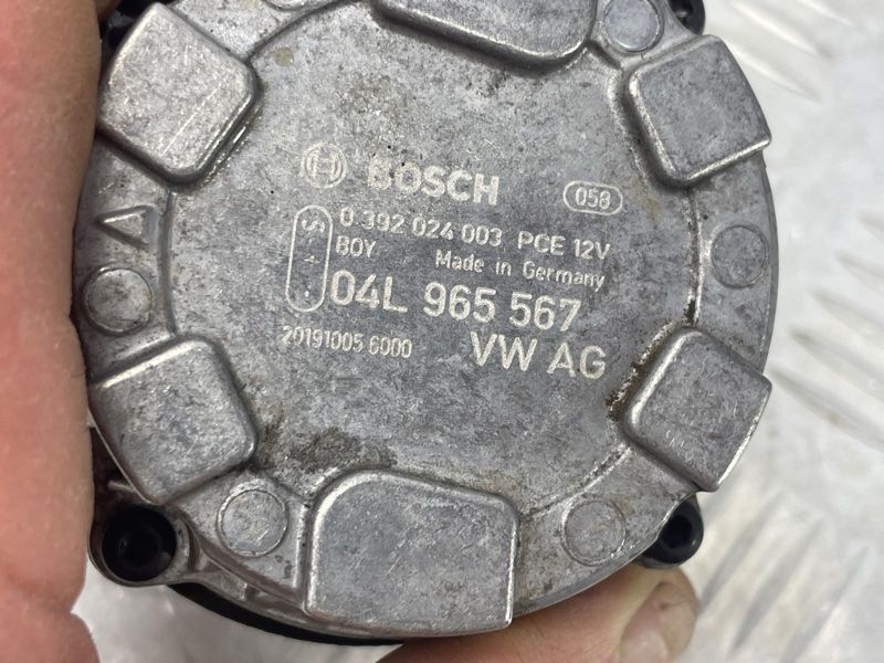 Насос системи охолодження 04L965567 Audi A6