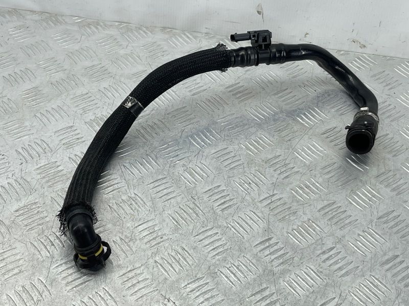 Патрубок GV6G6A886AA Ford Escape
