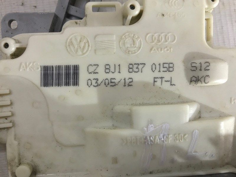 Замок двери 8J1837015B Volkswagen Touareg