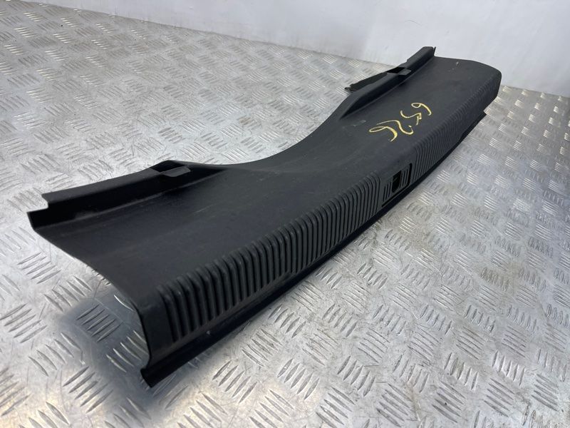 Накладка замка багажника 4G5863471B Audi A6