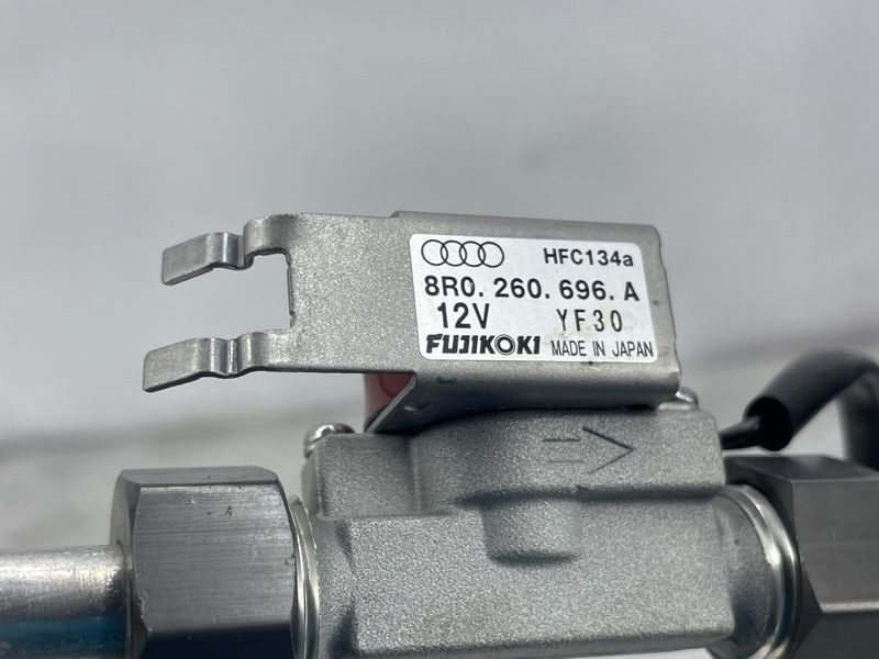 Клапан 8R0260696A Audi Q5