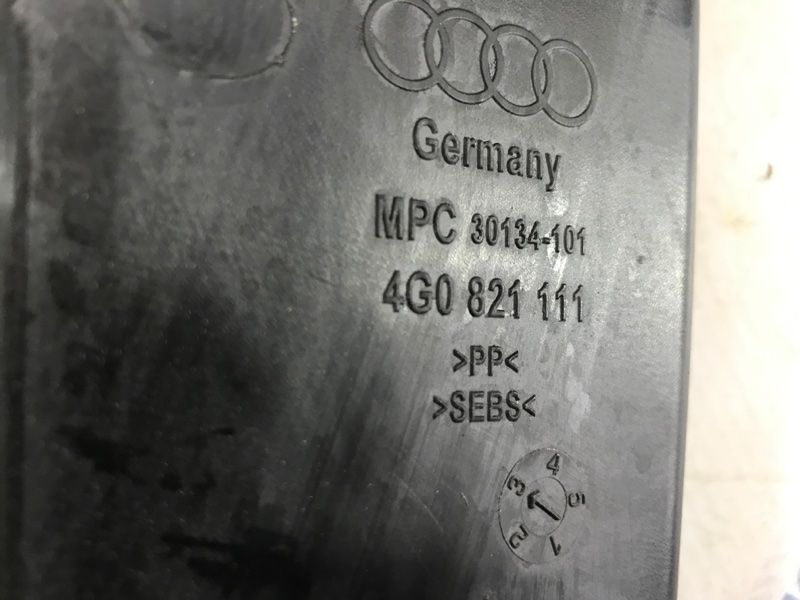 Накладка крила 4G0821111 Audi A6