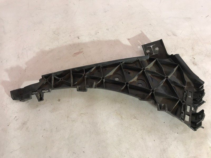 Направляюча переднього бампера 4L0807283B Audi Q7