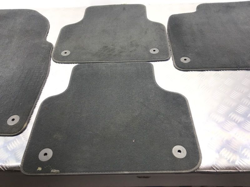 Коврики салона комплект 4M1863011CQA5 Audi Q7
