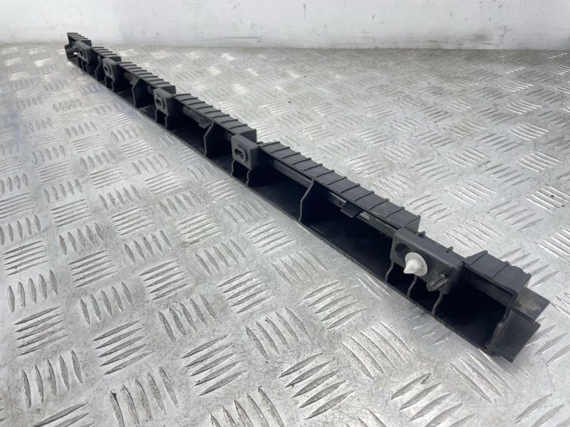 Кронштейн порогу 31395856 Volvo XC90