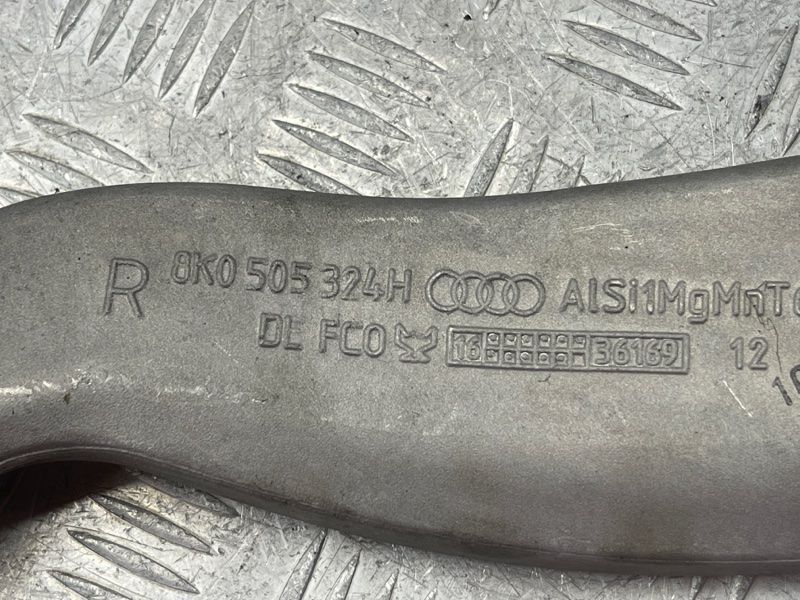 Важіль задньої підвіски поперечний верхній правий 8K0505324H Audi A8 Audi A4, Audi A4 Allroad, Audi A5, Audi A6, Audi A7, Audi A8, Audi Q5, Audi RS5, Audi RS7, Audi S4, Audi S5, Audi S6, Audi S7, Audi S8, Audi SQ5