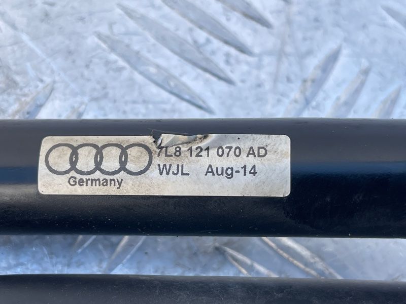 Трубопровід системи охолодження 7L8121070AD Audi Q7