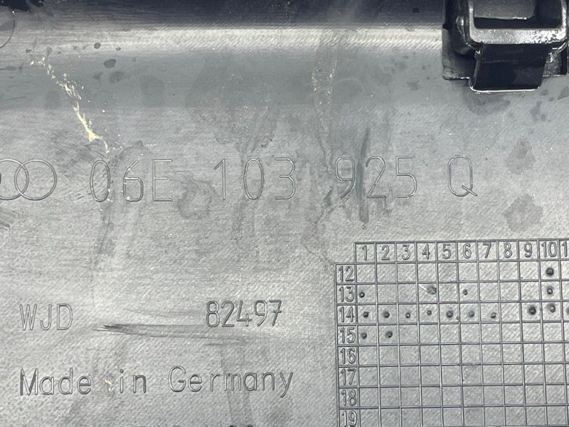 Накладка двигателя 06E103925Q Audi A7