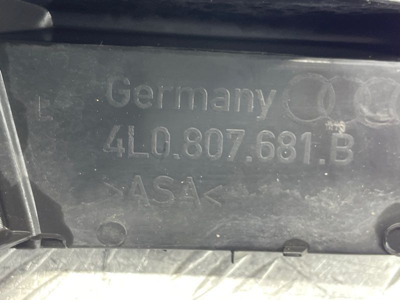 Решітка бампера 4L0807681B01C Audi Q7