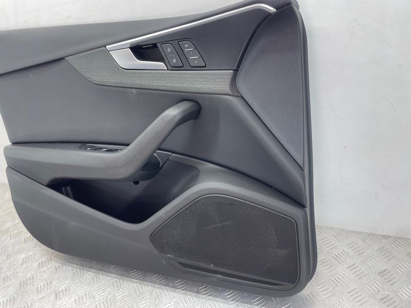 Карта / Обшивка двери 8W0867117 Audi A4