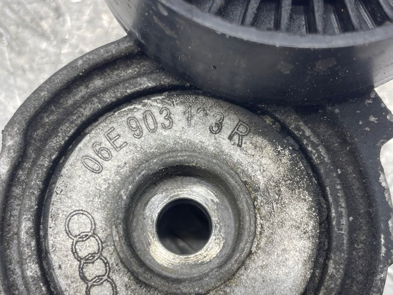 Ролик натяжной 06E903133R Audi Q5