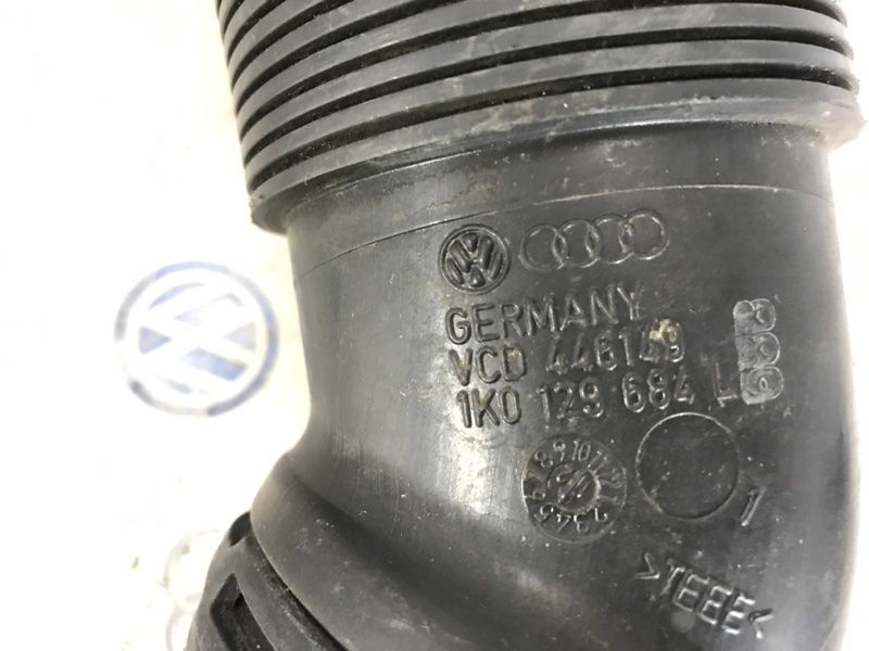 Патрубок воздушного фильтра 1K0129654BE Volkswagen CC