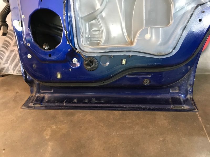 Двері 8A8Z7424630A Ford Flex