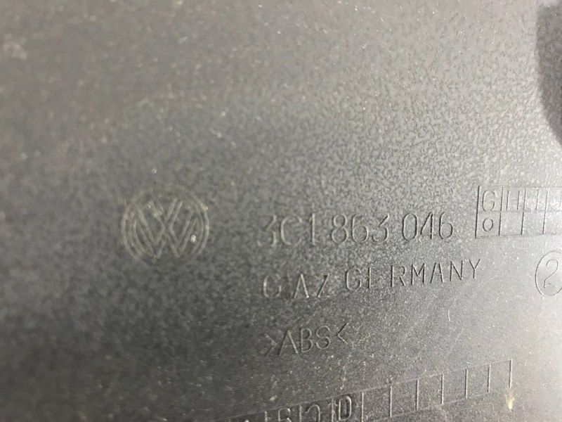 Накладка центральної консолі 3C1863046 Volkswagen CC