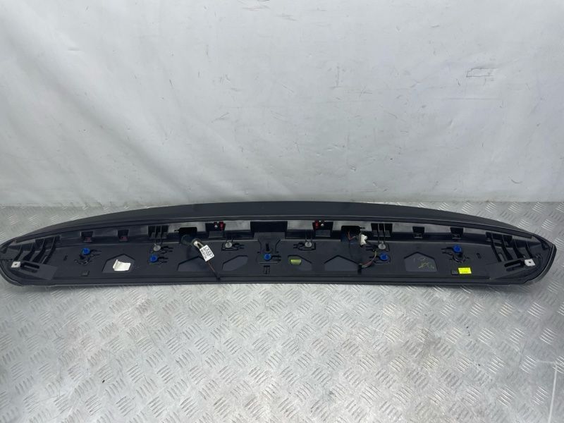 Спойлер багажника зі стоп-сигналом 4M0827933B Audi Q7
