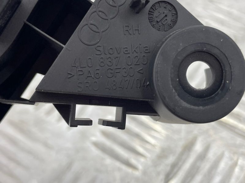 Ручка дверей внутрішня 4L0837020 Audi Q7