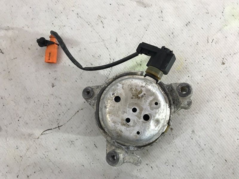 Опора коробки передач 4H0399151AT Audi S8