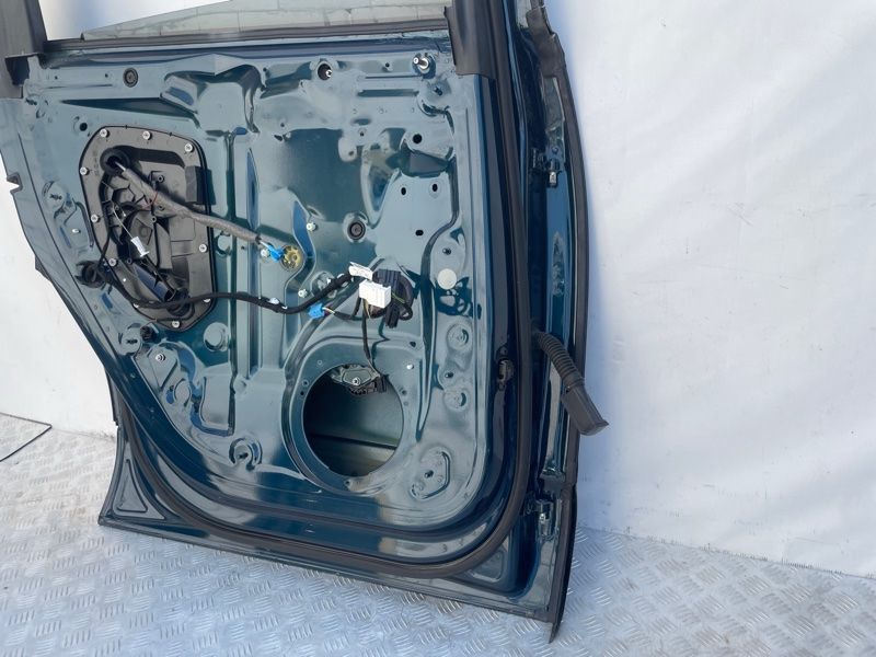 Дверь 4M0833051E Audi Q7