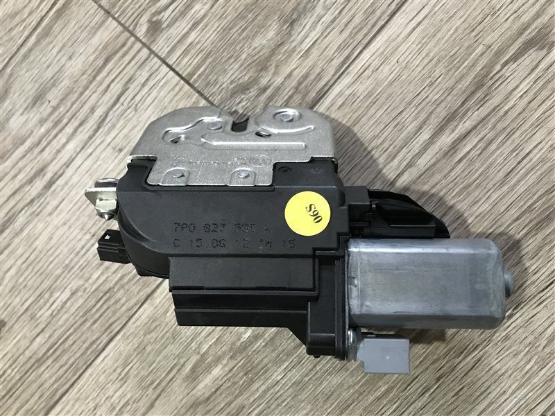 Замок кришки багажника 7P0827505K Volkswagen Touareg