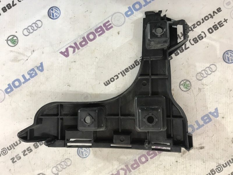 Кронштейн заднего бампера 31383481 Volvo XC60