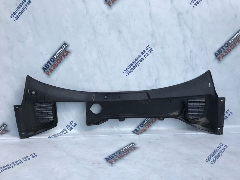 Водовідвідний щиток 31402670 Volvo XC60
