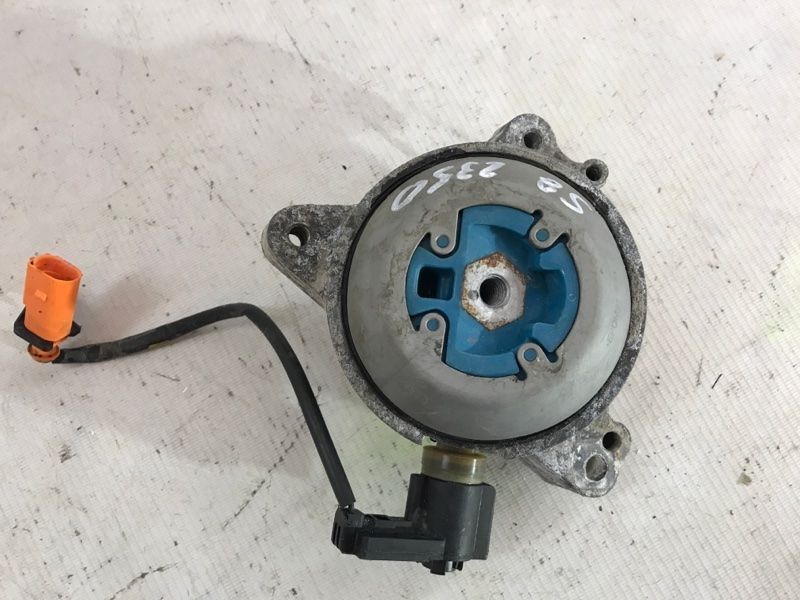 Опора коробки передач 4H0399151AT Audi S8