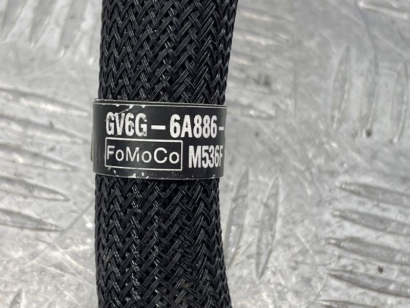 Патрубок GV6G6A886AA Ford Escape