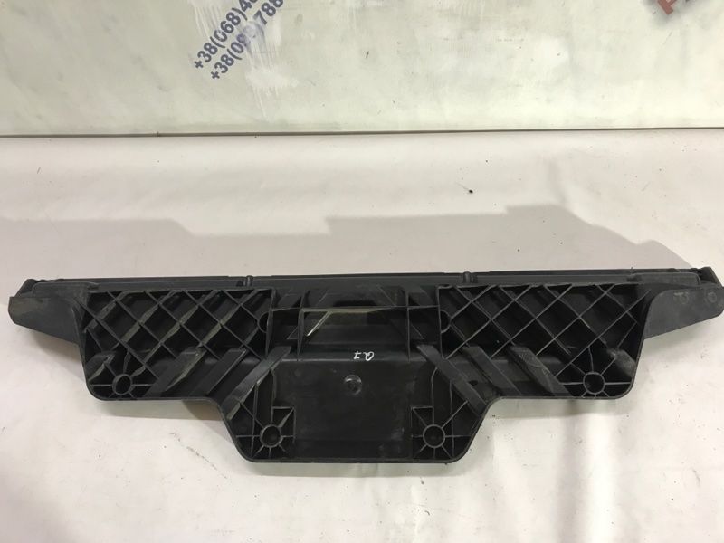 Кронштейн заднего бампера 4M0807329 Audi Q7