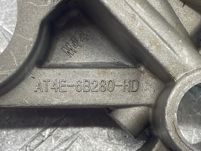 Кронштейн распределительного вала AT4E6B280HD Ford Edge