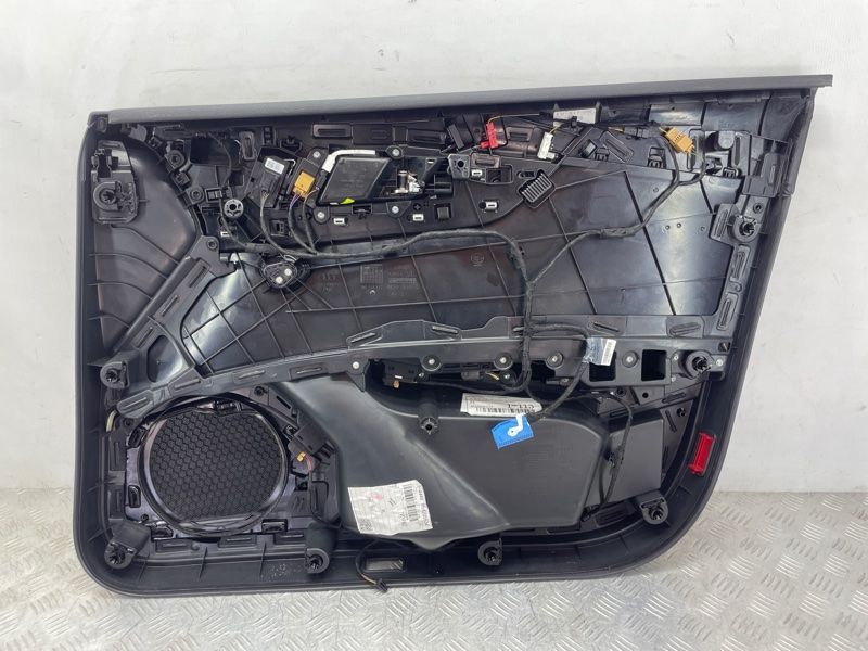 Карта / Обшивка двери 8W0867117 Audi A4
