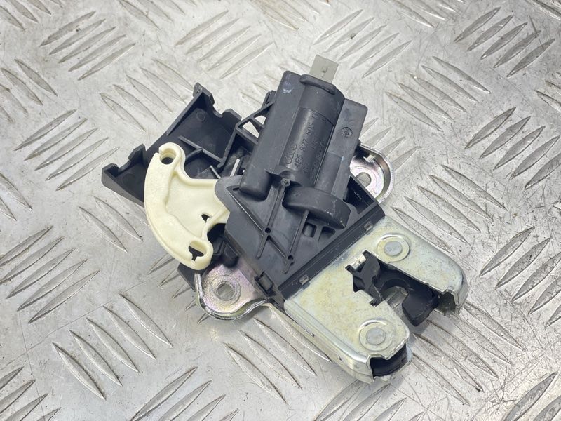 Замок кришки багажника 4F5827505D Volkswagen CC