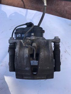 Суппорт тормозной 4M0615404A Audi Q7
