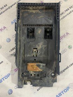 Крепление аккумулятора DG9310723A Ford Fusion