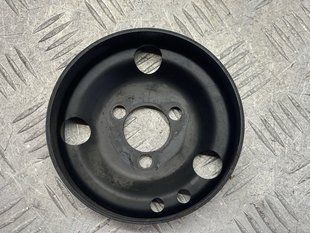 Шків помпи 021121031D Volkswagen Touareg