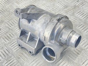 Насос охолоджувальної рідини 31368715 Volvo XC90 Volvo S60, Volvo S60 Cross Country, Volvo S80, Volvo S90, Volvo V60, Volvo V60 Cross Country, Volvo V90, Volvo V90 Cross Country, Volvo XC40, Volvo XC60, Volvo XC70, Volvo XC90
