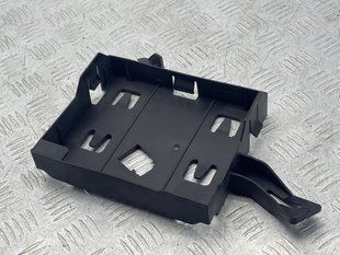 Кронштейн 8R0907461A Audi Q5