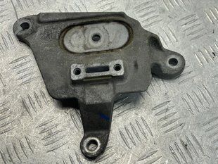 Кронштейн опоры КП 8K0399115BS Audi Q5