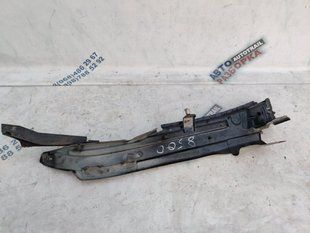 Полиця крила 4L0805157B Audi Q7