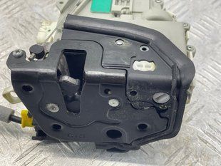 Замок передніх дверей 8J1837016F Audi Q7