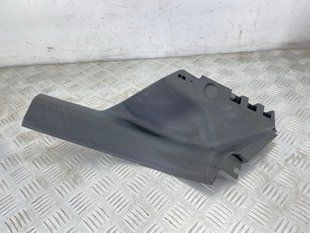 Облицювання порога Polestar 2