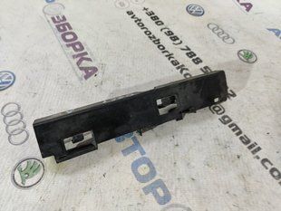 Кронштейн порогу 4G0853922B Audi A6