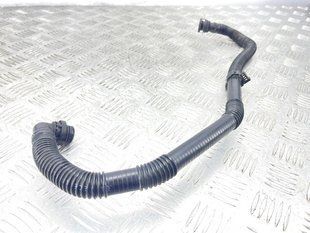 Трубка насоса вторинного повітря 4M0133817J Audi Q7