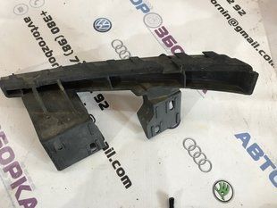 Кронштейн переднього бампера 4L0807334A Audi Q7