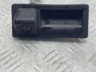 Кнопка замка крышки багажника с камерой 5N0827566AA Audi Q3