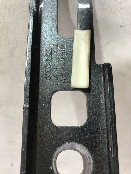 Петля капота 4L0823301 Audi Q7