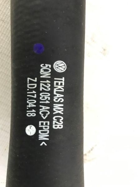 Патрубок системи охолодження 5QN122051AC Volkswagen Tiguan