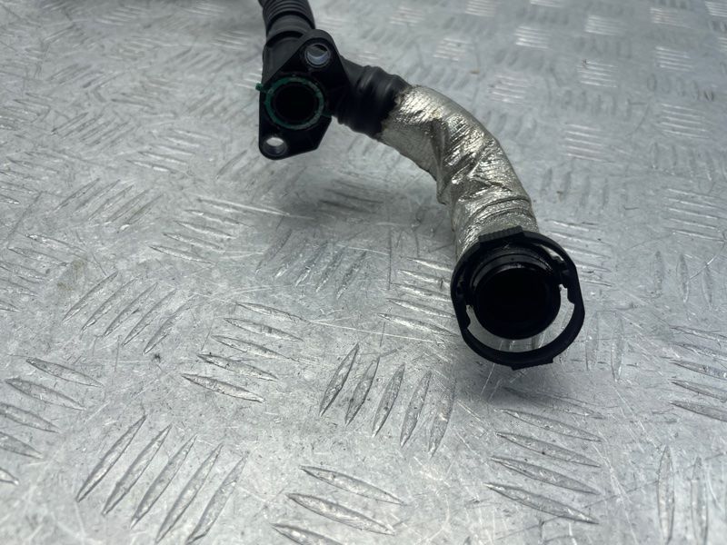 Патрубок 4M0131143BF Audi Q7