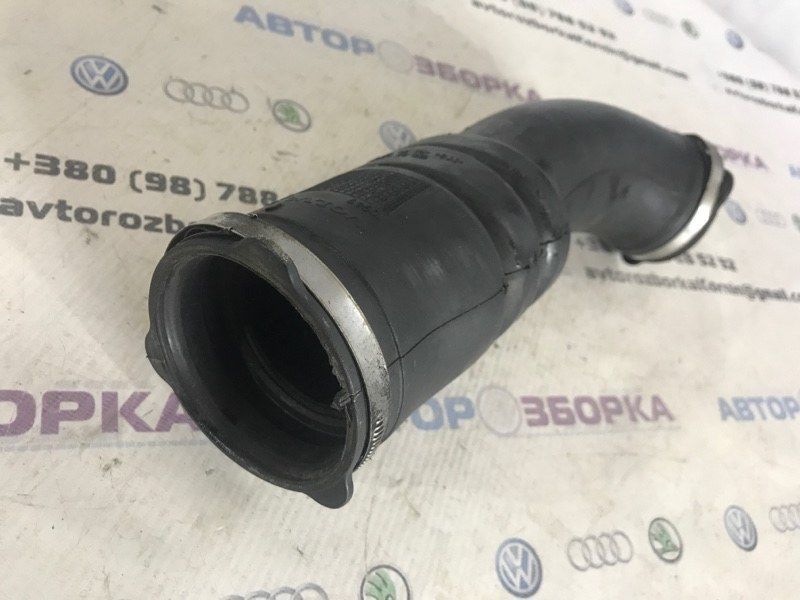 Патрубок 8692401 Volvo XC60