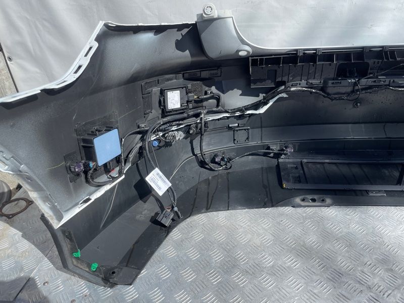 Бампер 40002104 Polestar 2